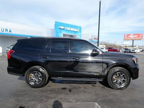 Certified 2025 Ford Expedition Tremor image 4