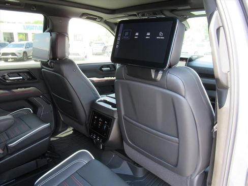 New 2026 GMC Yukon AT4 Ultimate w/ LPO, Floor Liner Package image 12