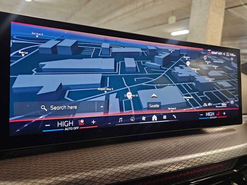 Used 2025 BMW 330i xDrive Sedan w/ M Sport Package AWD/4WD image 17