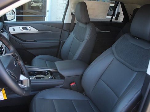 New 2026 Ford Explorer Active w/ Active Comfort Package RWD image 13
