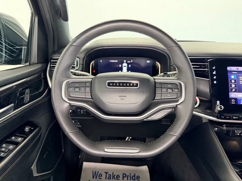 Used 2024 Jeep Wagoneer L 4WD w/ Premium Group I image 17