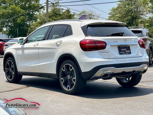 Used 2020 Mercedes-Benz GLA 250 4MATIC w/ Premium Package image 4