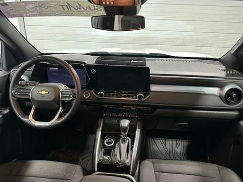 Used 2024 Chevrolet Colorado LT w/ LT Convenience Package image 11