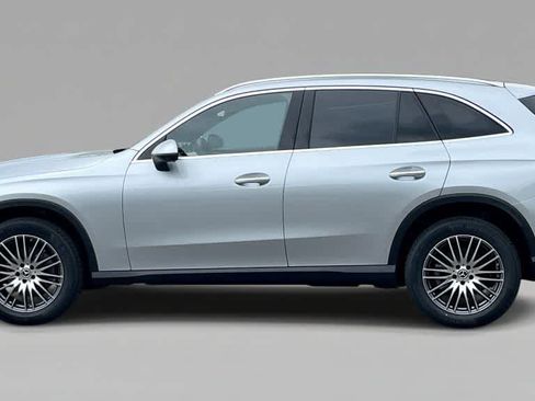 Used 2026 Mercedes-Benz GLC 300 4MATIC image 4