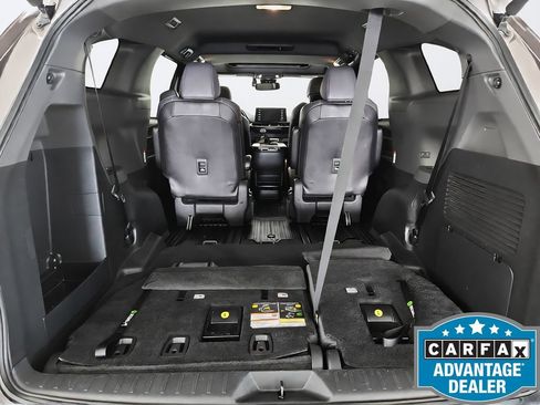 Used 2022 Toyota Sienna XSE FWD image 41