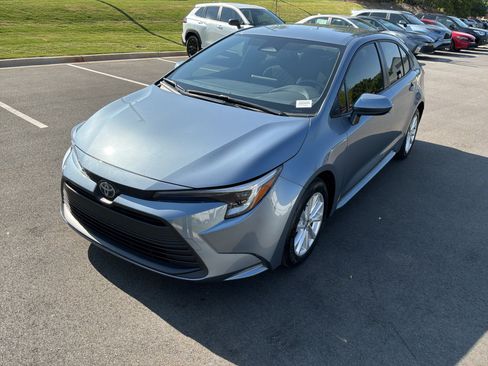 Used 2023 Toyota Corolla LE w/ LE Convenience Package FWD image 5