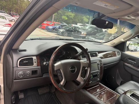 Used 2013 GMC Yukon Denali RWD image 12
