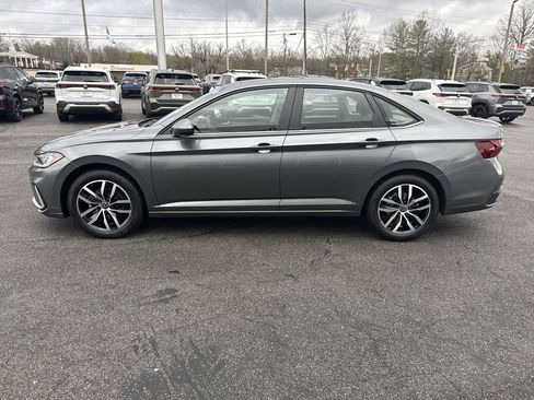 New 2026 Volkswagen Jetta SE FWD image 3