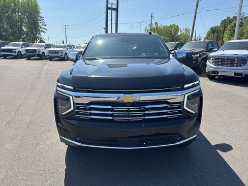 New 2026 Chevrolet Suburban Premier AWD/4WD image 8