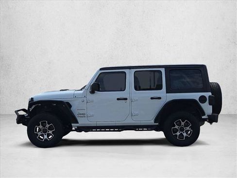 Used 2018 Jeep Wrangler Unlimited Sahara AWD/4WD image 8
