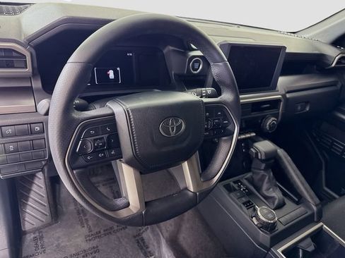Used 2025 Toyota 4Runner SR5 AWD/4WD image 10