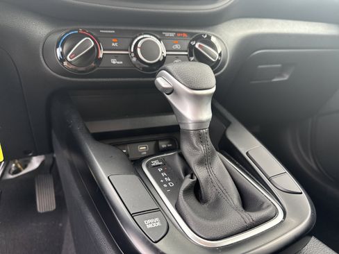 Used 2025 Kia Soul LX FWD image 15