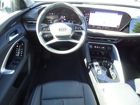 Certified 2025 Audi Q5 Premium Plus w/ Premium Plus AWD/4WD image 11