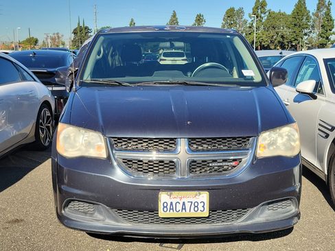 Used 2013 Dodge Grand Caravan SXT FWD image 2