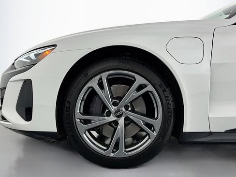 Used 2022 Audi e-tron GT Premium Plus image 10