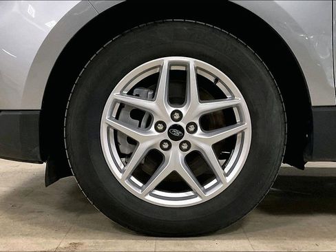 Certified 2024 Ford Edge SEL image 9