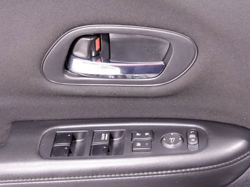 Used 2016 Honda HR-V LX image 21