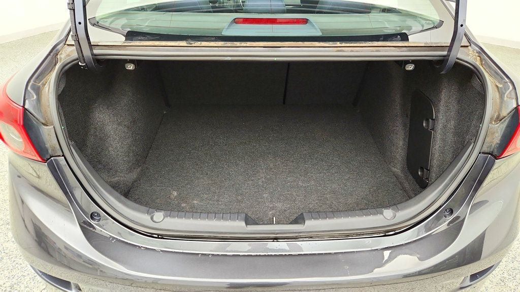 Used 2015 MAZDA MAZDA3 i Sport FWD image 21