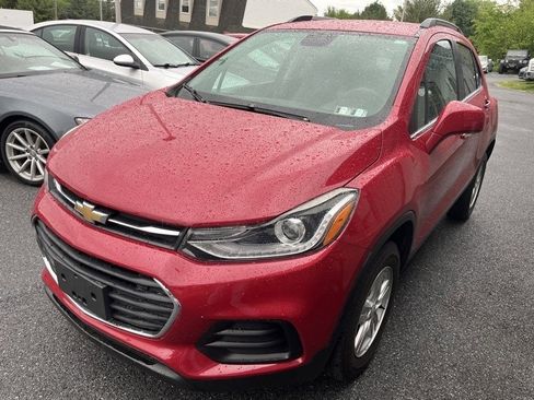 Used 2017 Chevrolet Trax LT w/ LT Convenience Package AWD/4WD image 1
