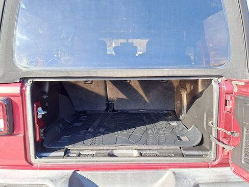 Used 2021 Jeep Wrangler Unlimited Islander image 32