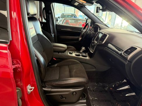 Used 2018 Jeep Grand Cherokee Trailhawk AWD/4WD image 31