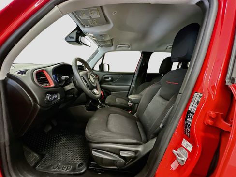 Used 2023 Jeep Renegade Trailhawk AWD/4WD image 13