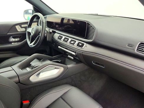 Used 2025 Mercedes-Benz GLS 450 4MATIC image 25