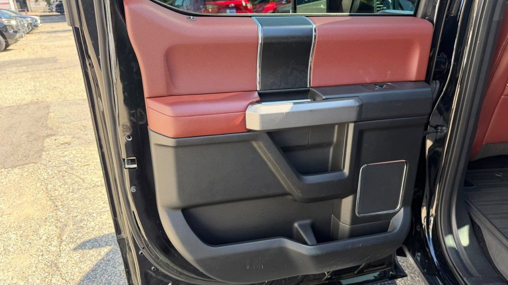 Used 2018 Ford F150 Platinum w/ Technology Package AWD/4WD image 17