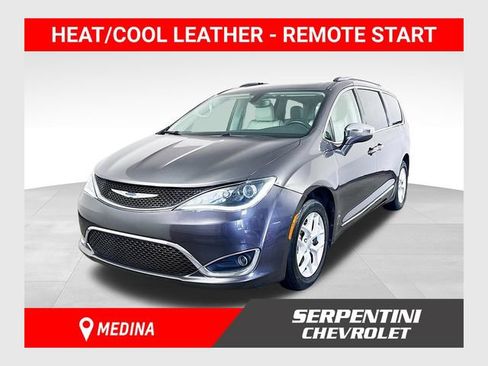 Used 2020 Chrysler Pacifica Limited FWD image 1