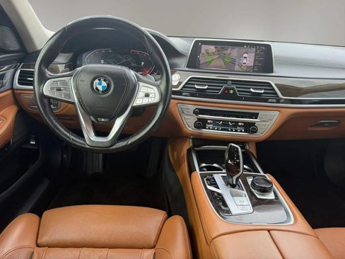 Used 2020 BMW 750i xDrive w/ Autobahn Package AWD/4WD image 21