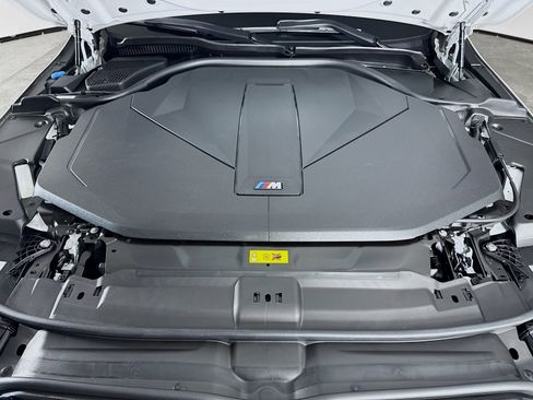 Certified 2025 BMW i5 M60 image 31