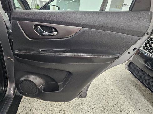 Used 2016 Nissan Rogue S AWD/4WD image 27