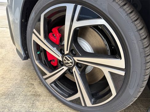 New 2026 Volkswagen GTI SE image 5