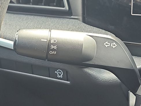 Used 2025 Nissan Kicks SV FWD image 29