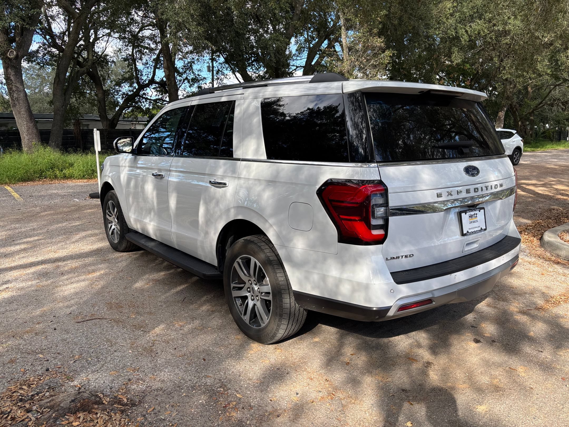 Used 2024 Ford Expedition Limited RWD image 16
