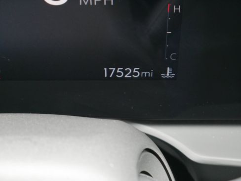 Certified 2024 Buick Envista Sport Touring w/ Convenience I Package image 32