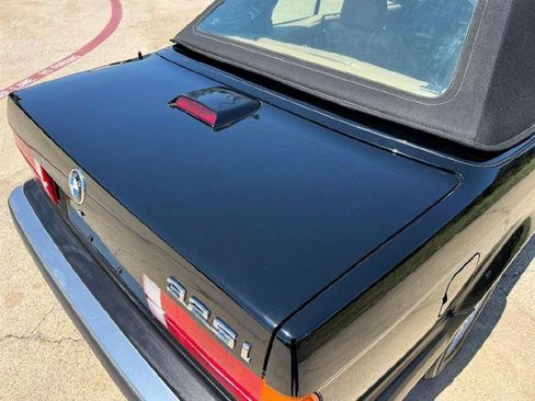 Used 1991 BMW 325i Convertible RWD image 21