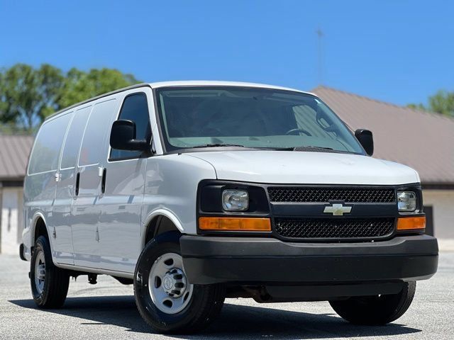 Used 2016 Chevrolet Express 2500 RWD image 3