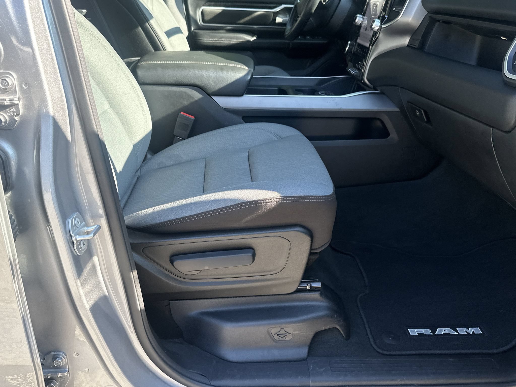 Used 2023 RAM 1500 Big Horn AWD/4WD image 13
