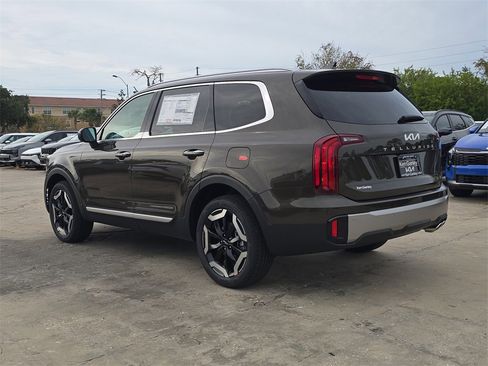 New 2025 Kia Telluride S image 6