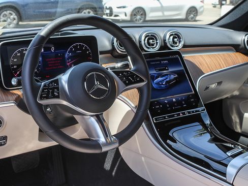 Used 2024 Mercedes-Benz CLE 300 4MATIC Coupe image 12