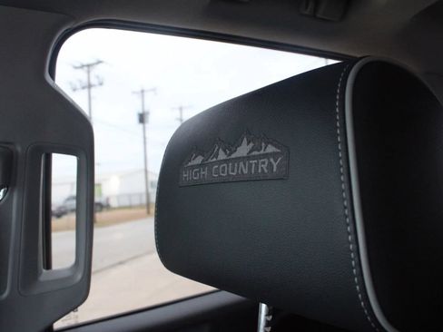 Used 2018 Chevrolet Silverado 1500 High Country AWD/4WD image 28