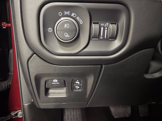 Used 2025 RAM 1500 Limited AWD/4WD image 15