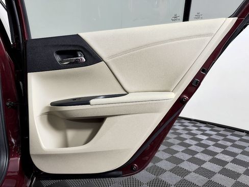 Used 2016 Honda Accord EX-L image 38