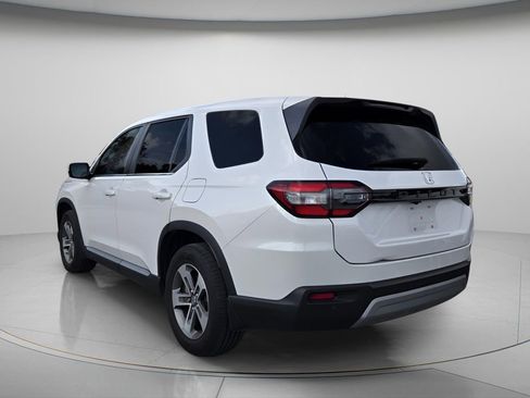 Used 2025 Honda Pilot EX-L image 5