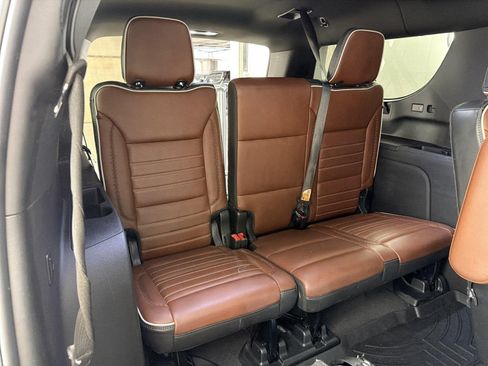 Used 2023 GMC Yukon XL Denali Ultimate AWD/4WD image 14