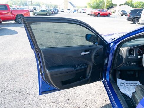 Used 2021 Dodge Charger SXT w/ Blacktop Package image 10