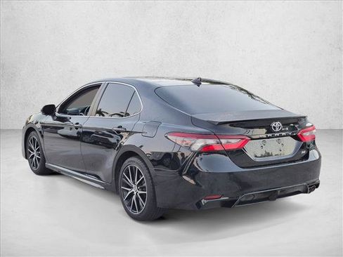 Used 2022 Toyota Camry SE FWD image 7