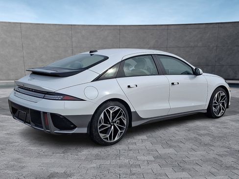 Used 2023 Hyundai Ioniq 6 SEL AWD/4WD image 11