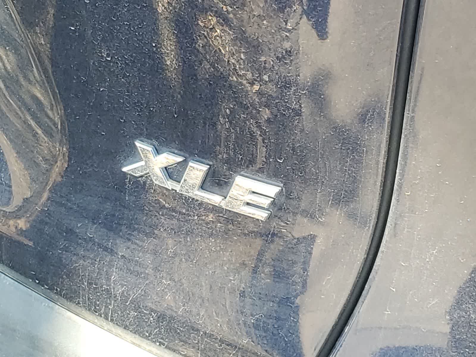 Used 2019 Toyota RAV4 XLE Premium FWD image 11